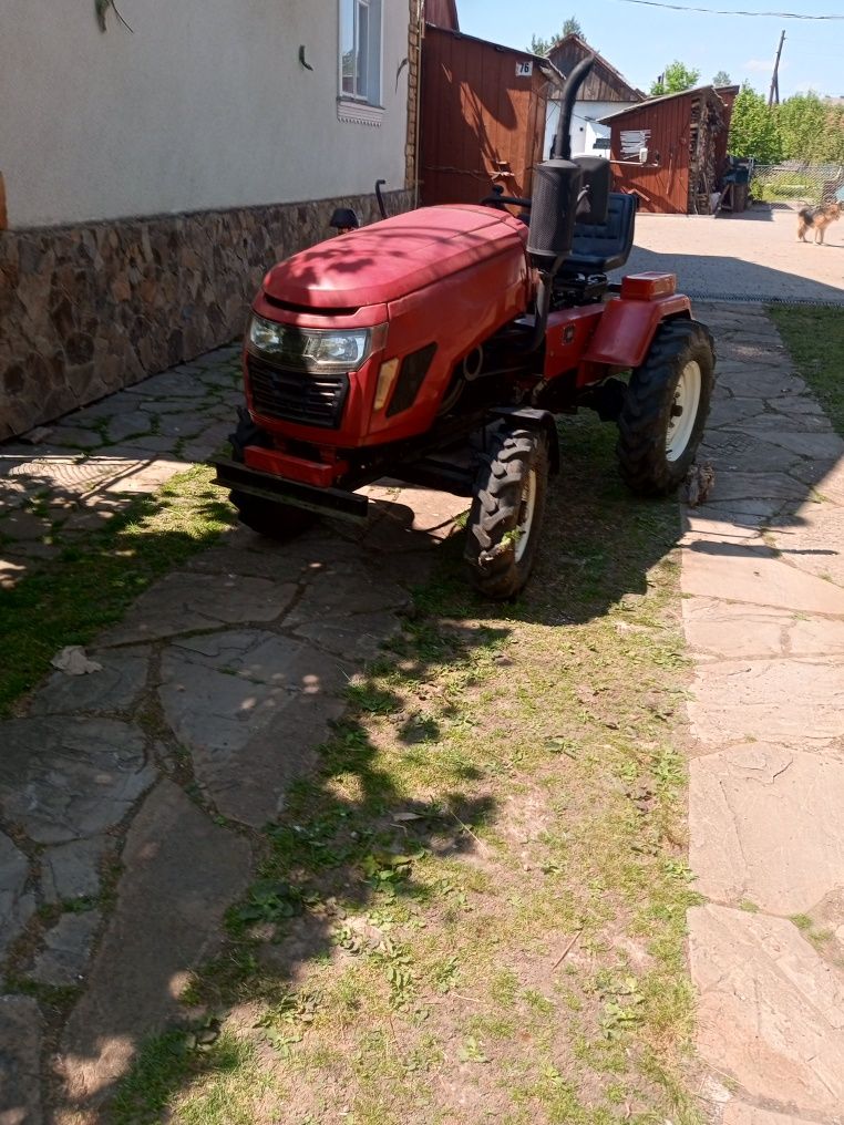Продам трактор DW180LXL