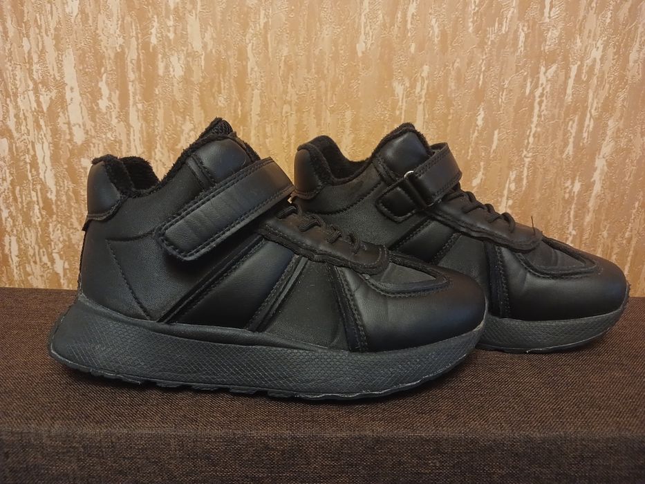 Утеплені кросівки 35 розмір