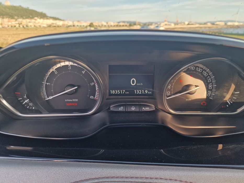 Peugeot 208 1.6 Hdi XY ( kit gti )
