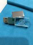 Флешка usb накопитель Toyota 32 Gb Тойота светящаяся