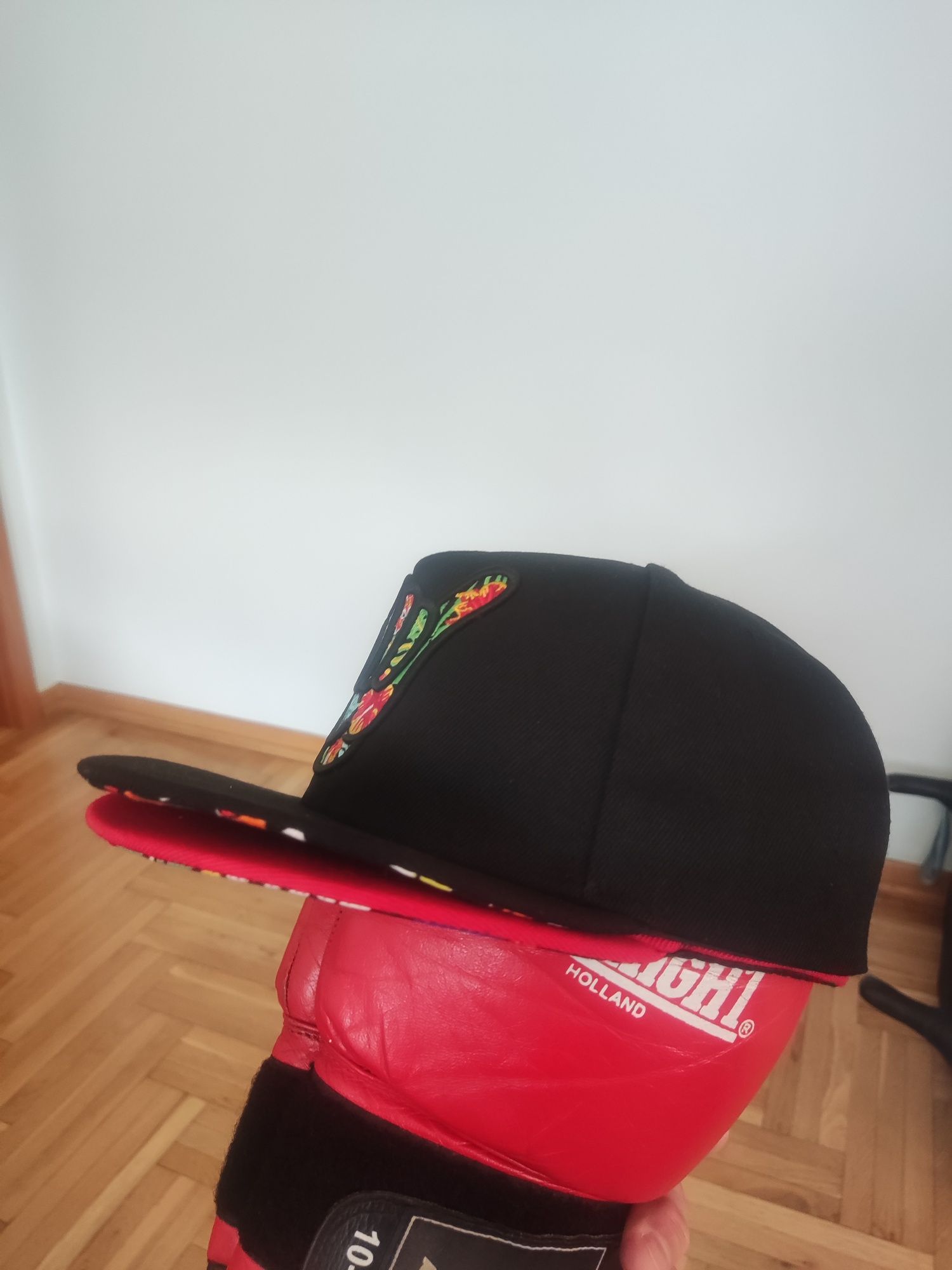 Czapka z daszkiem snap back  "Shaka"