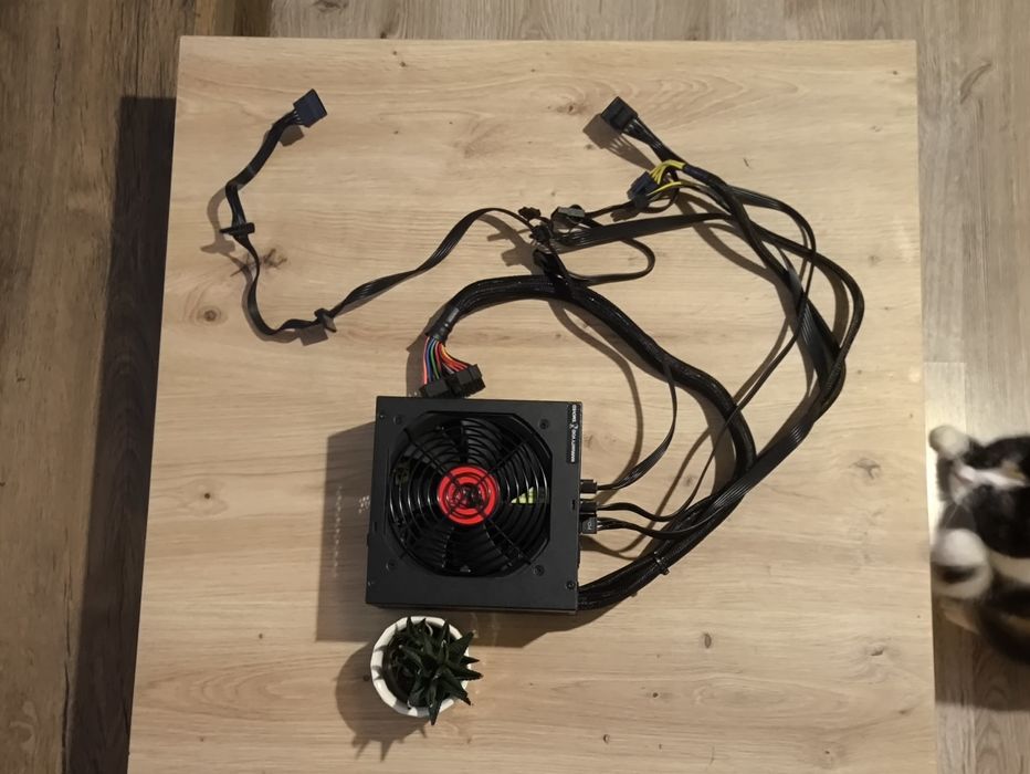 Zasilacz Corsair HX620 620W modularny, okablowanie