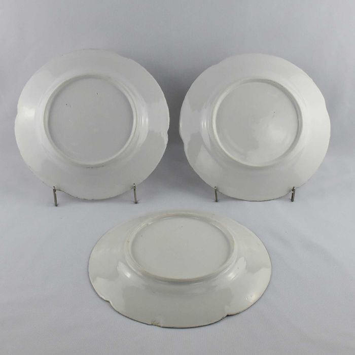 Conjunto de 3 pratos porcelana Europeia RFB, séc. XIX