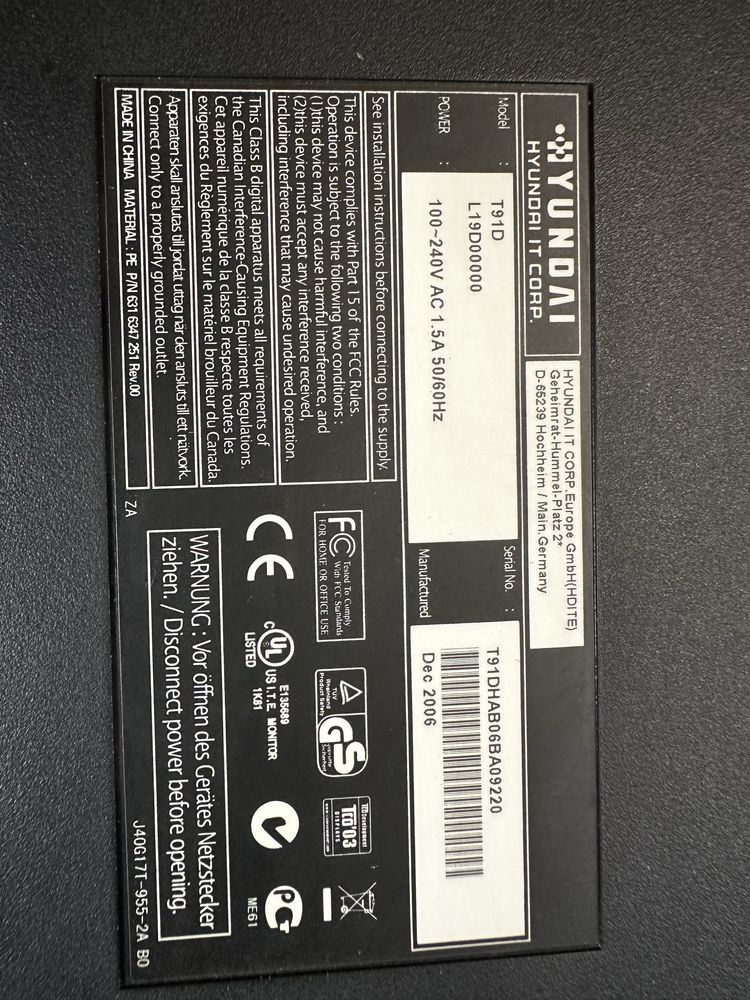 Monitor komputerowy hyundai t91d 19” cali