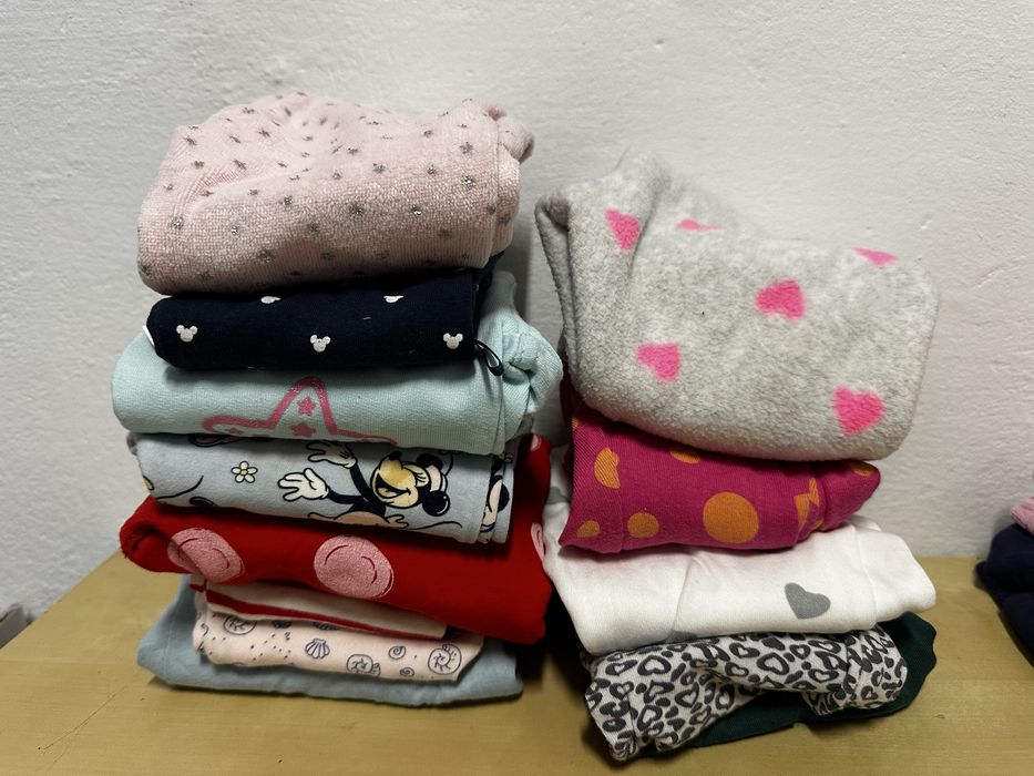 Paka ubrań niemowlęcych rozmiar 62 / 68