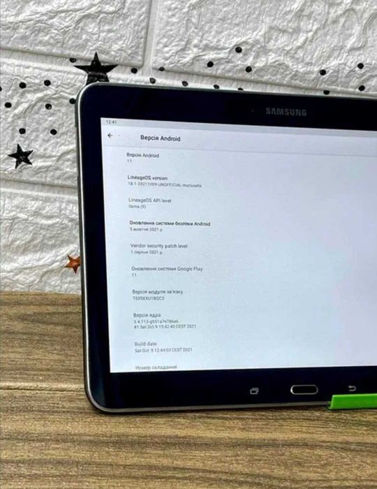 Планшет Samsung 10 дюймів