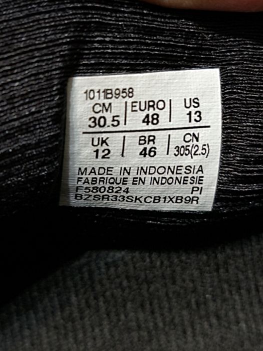 Оригінал 100% чоловічі кросівки asics nimbus 27   eur 48