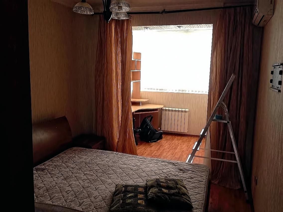 Сдам помесячно беженцам: 3-х комнатную квартиру в Южном, пр. Мира-15.
