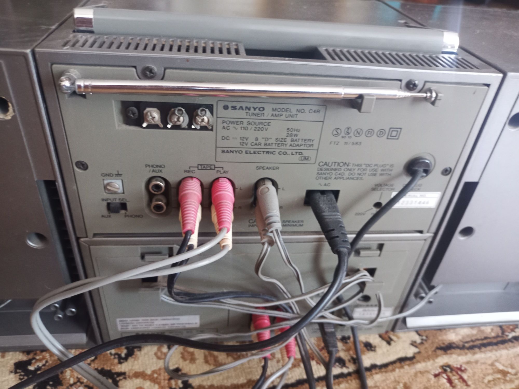 Radiomagnetofon Sanyo C4