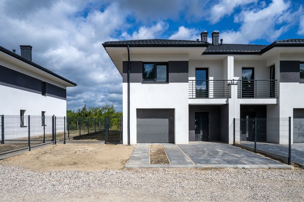 Bliźniak 171 m2, 5 pok.,garaż, media miejskie BEZPOŚREDNIO!