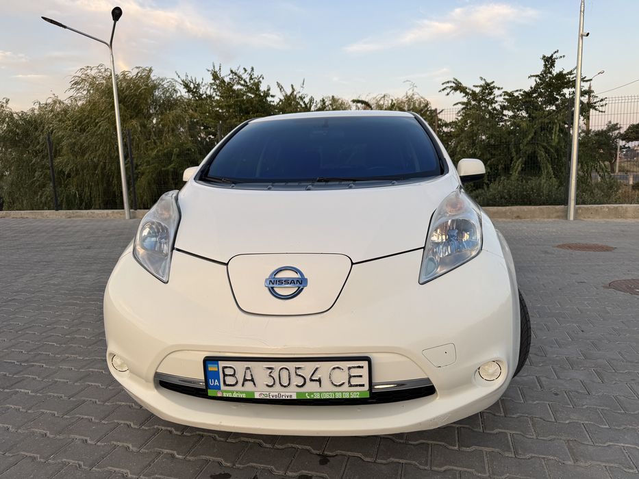 Продам Nissan Leaf