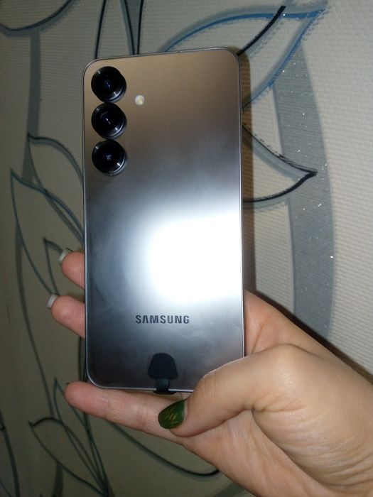 Samsung Galaxy S25 /256 ГБ