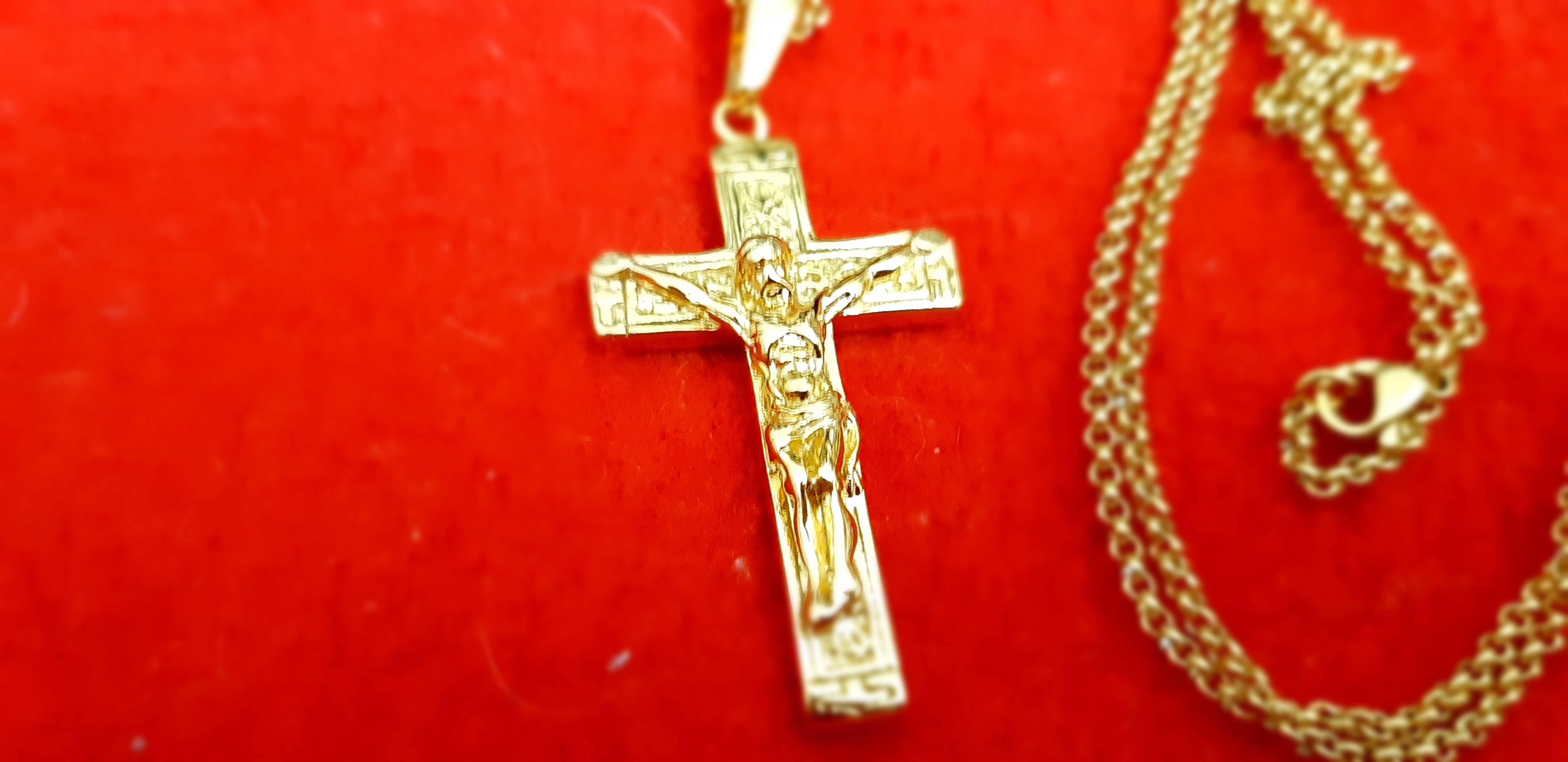 Fio com Crucifixo com Cristo em Aço Banhado a Ouro para Homem NOVO!