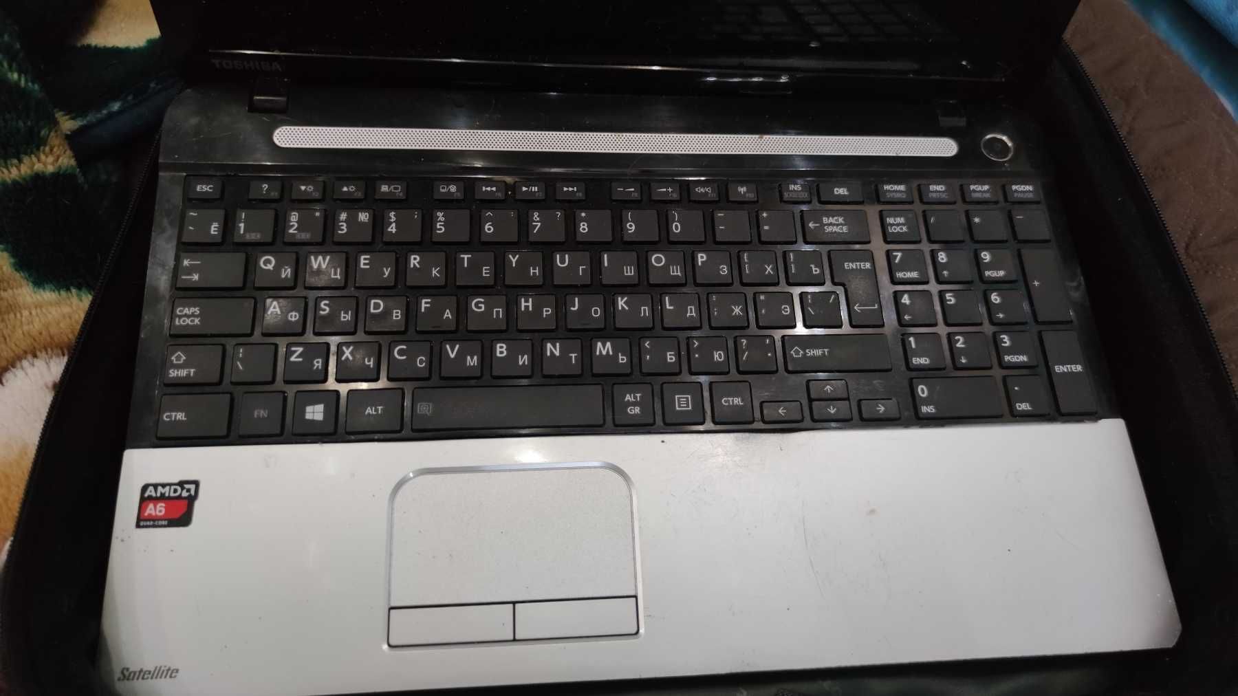 Ноутбук Toshiba Satelite C50D-A-L3S на запчастини