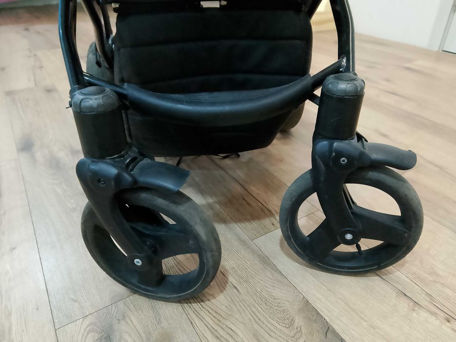 Продам дитячий візочок 2 в 1 (прогулянковий + люлька)