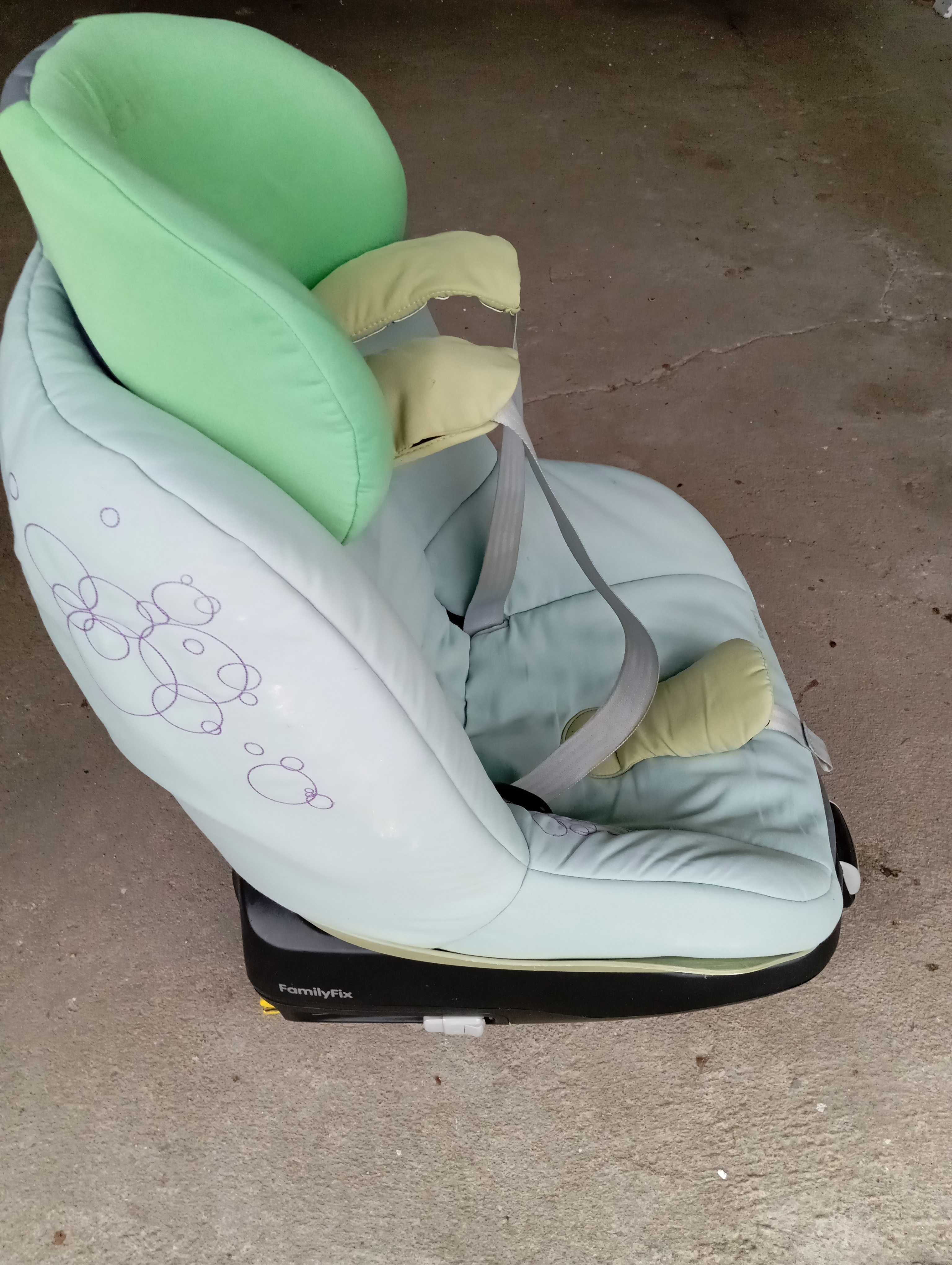Fotelik do samochodu z bazą Maxi Cosi
