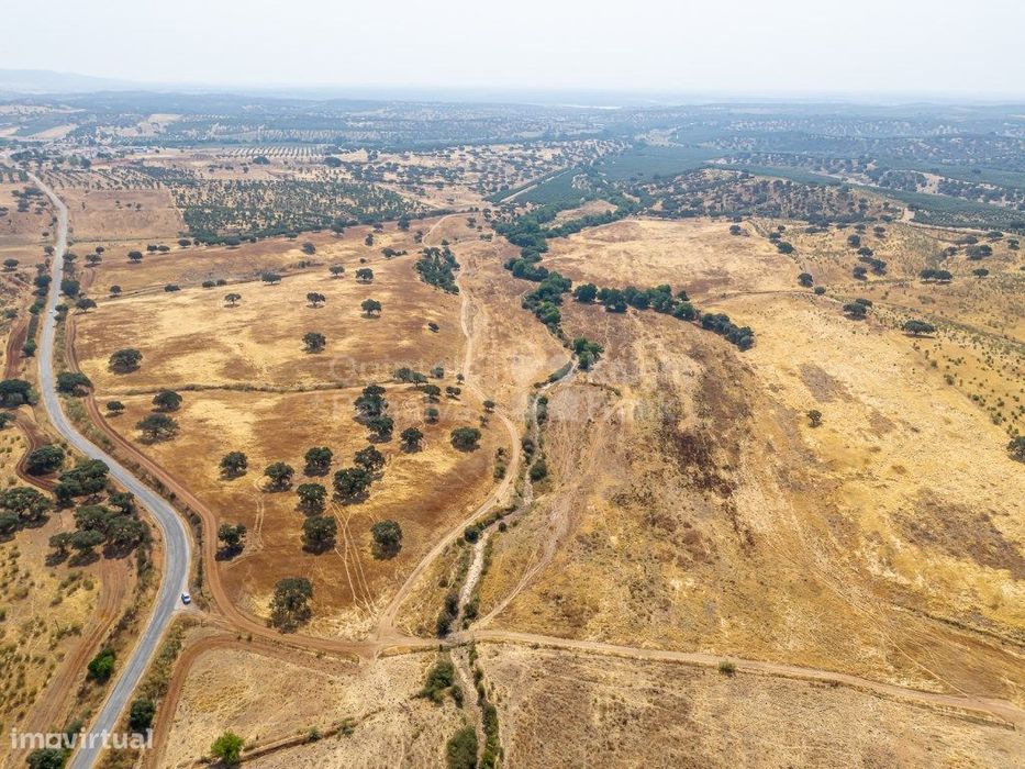Herdade de 152 hectares em Marmelar, Alentejo