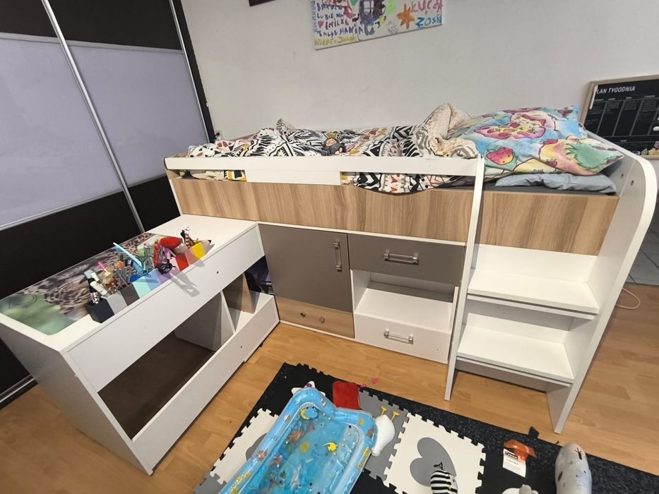 Łóżko piętrowe z bazą