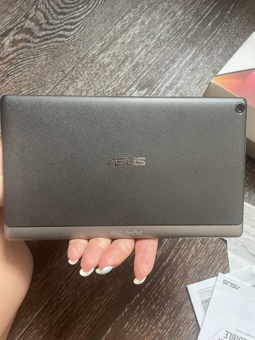 Продам планшет Asus zen pad