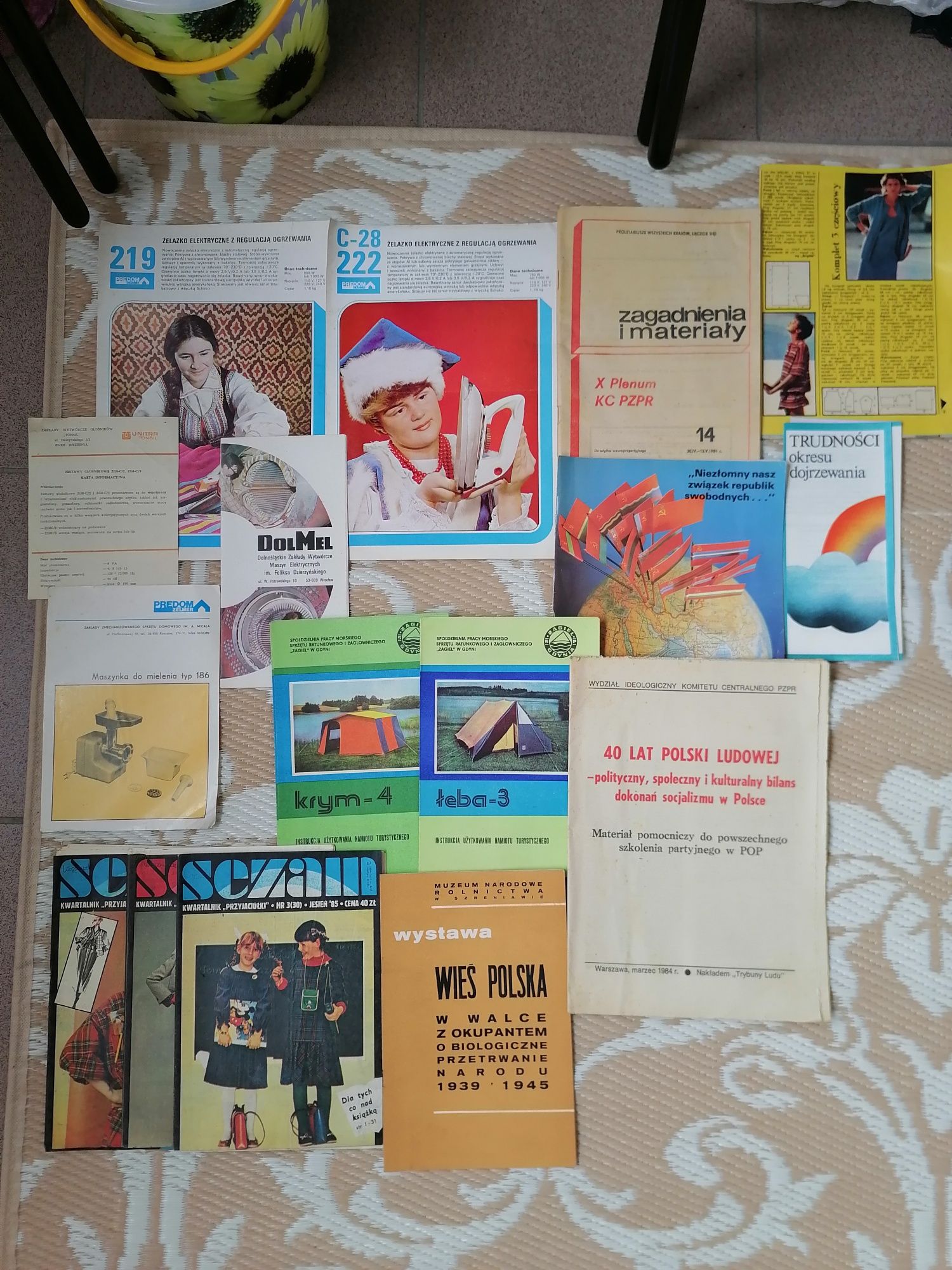 Zestaw gazety/kalendarze/reklamówki PRL r. 1984 i 1985