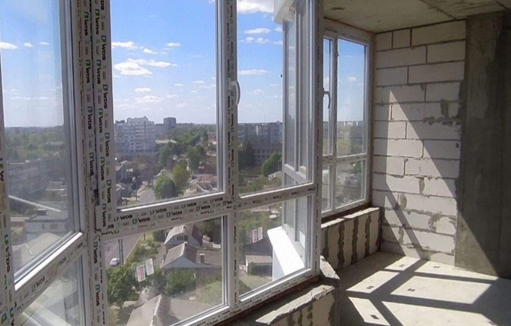 Видова 2-кв-ра в елітній новобудові. Центр. Панорама на річку.