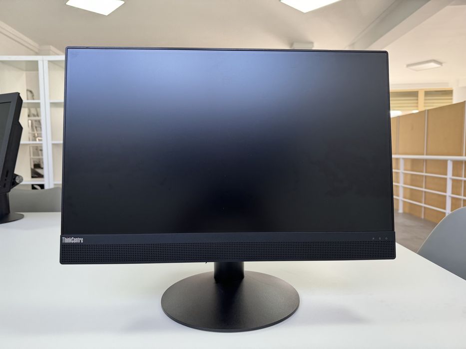 All-In-One Lenovo M820z AIO  | i5-8Gen | 16GB | M.2 256GB | WIN 11 Pro | 1 ANO GARANTIA