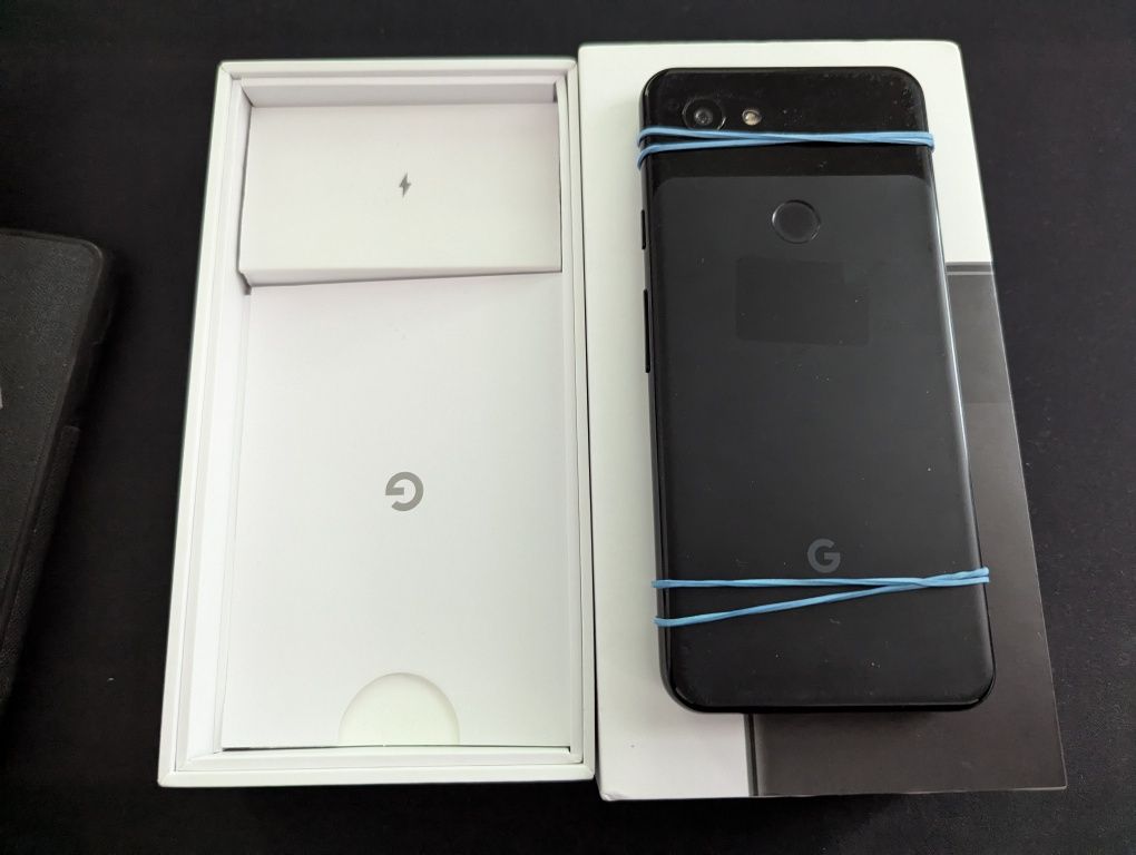 Телефон Google Pixel 3a на запчастини