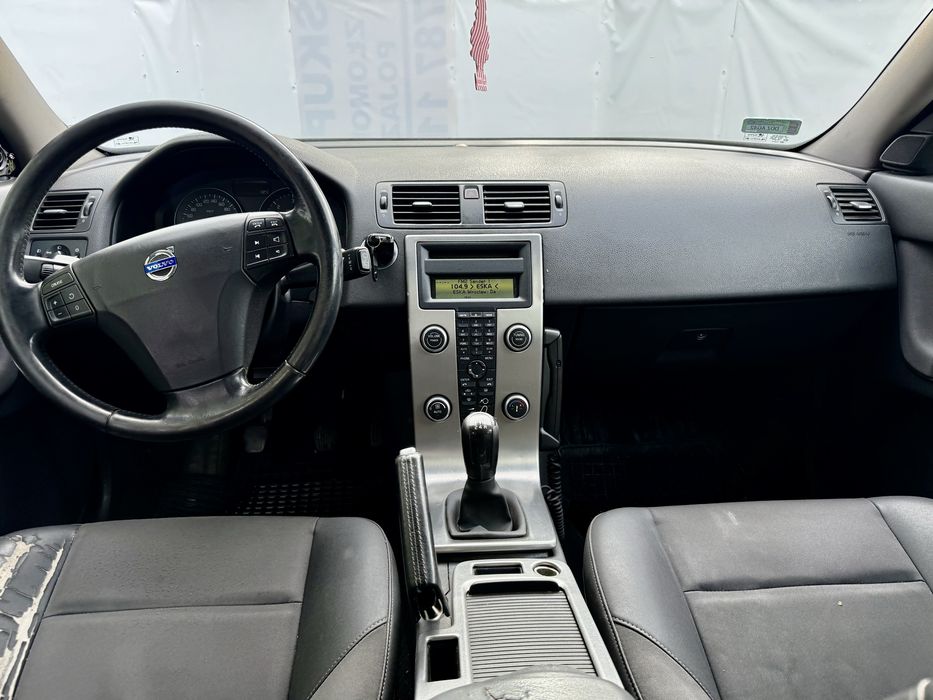 Volvo V50 1.6D > Klima > 2009 > Lift > Alufelgi > Zadbane > Zamiana