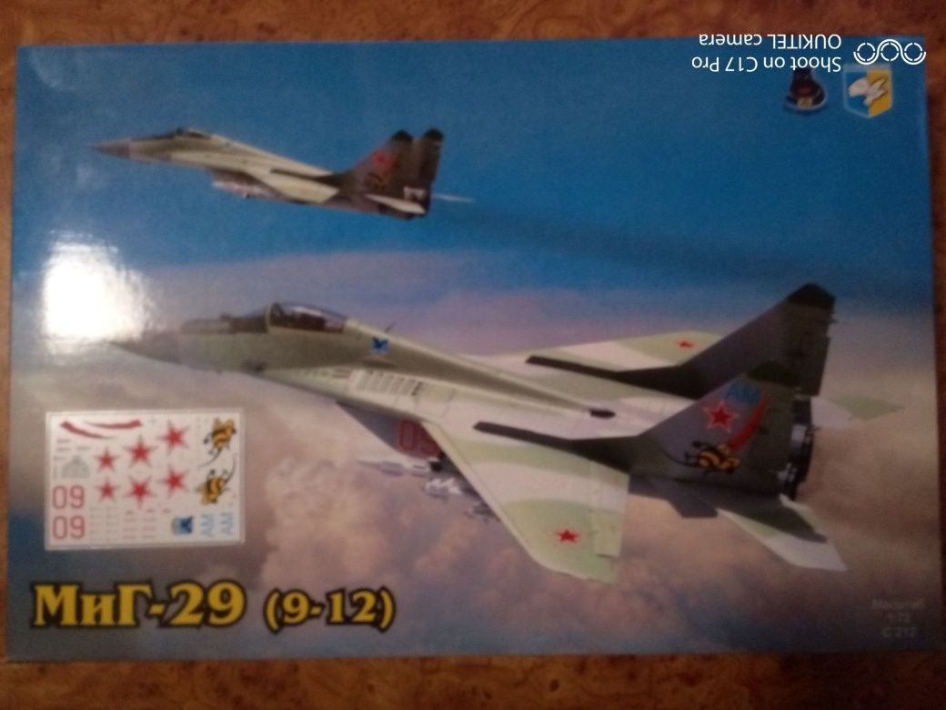 Продам модели самолётов МиГ-29.