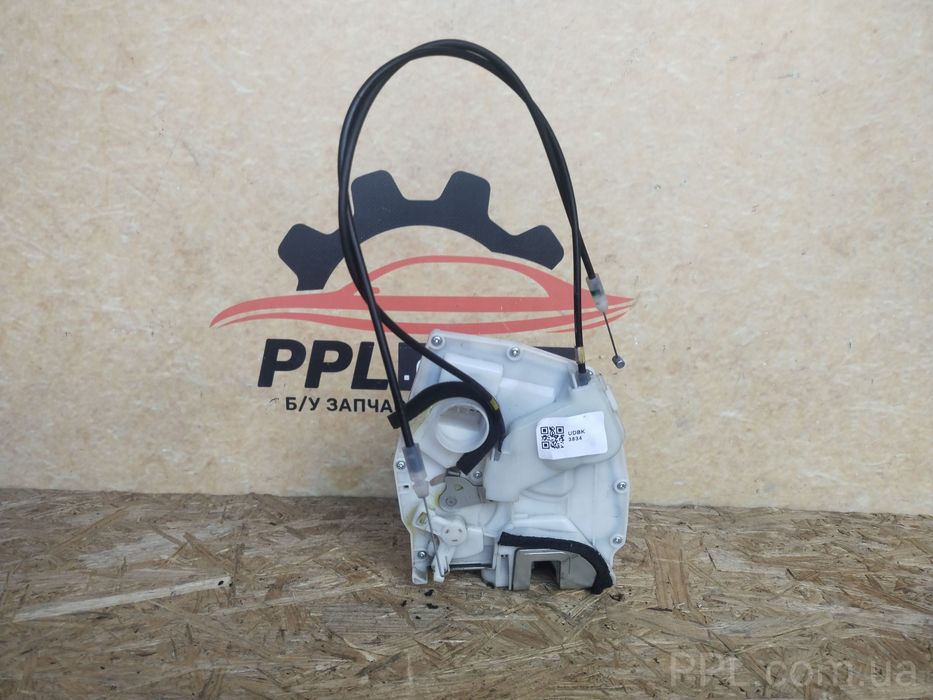 Suzuki Swift 2005-2010 замок двери задней правой 82301-62J20 3 pin