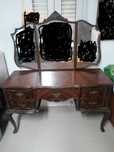 Vende-se Aparador QueenAnne Rico