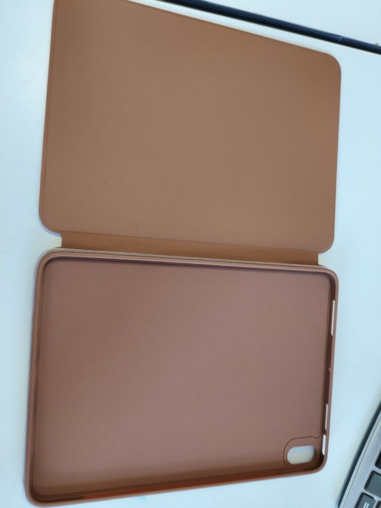 Etui magnetyczne na a tablet iPad ESR