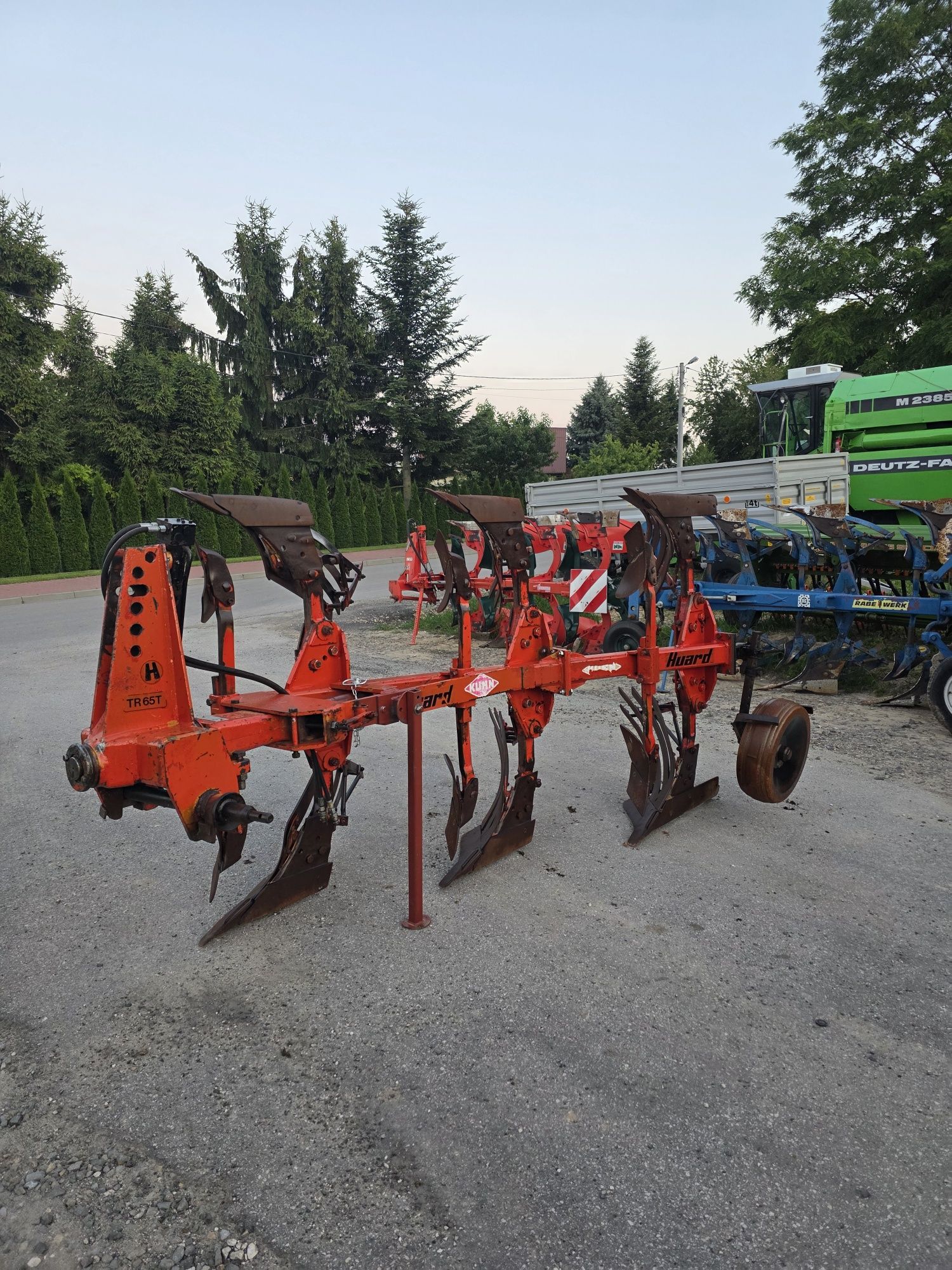 Pług Obrotowy 3 skibowy Kuhn Huard 2+1 Sprowadzony