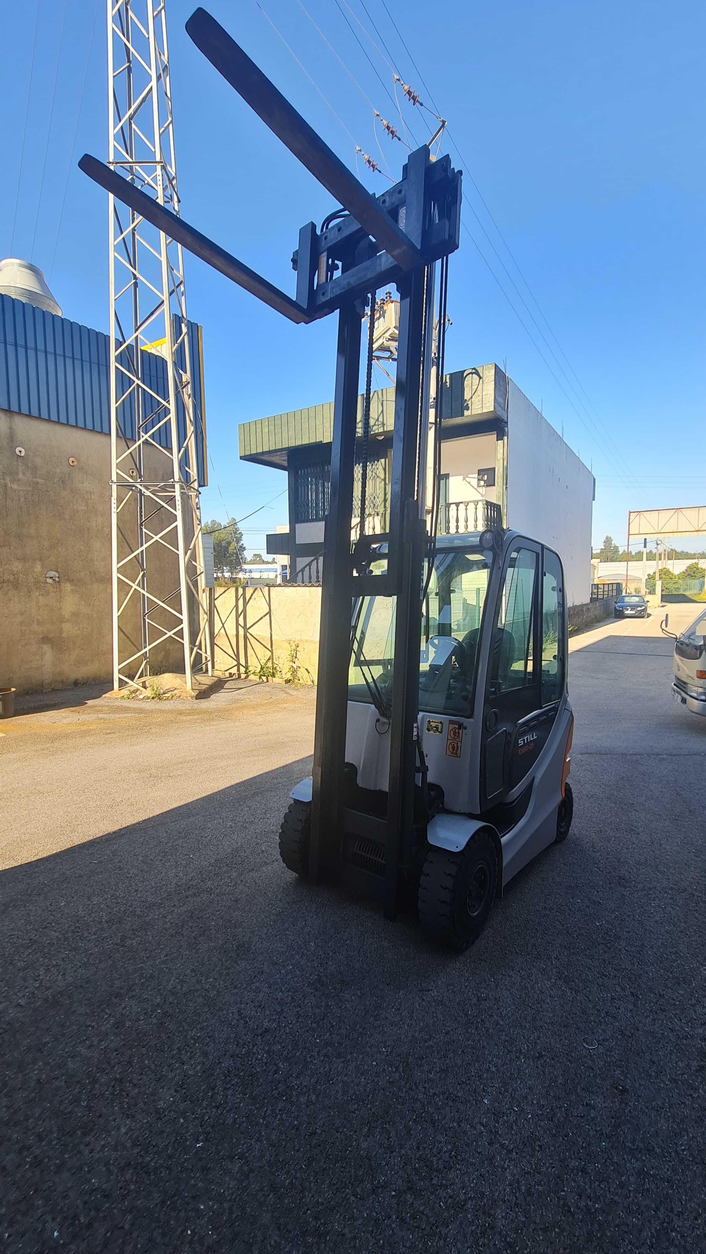 Empilhador Eletrico Still 2.5T