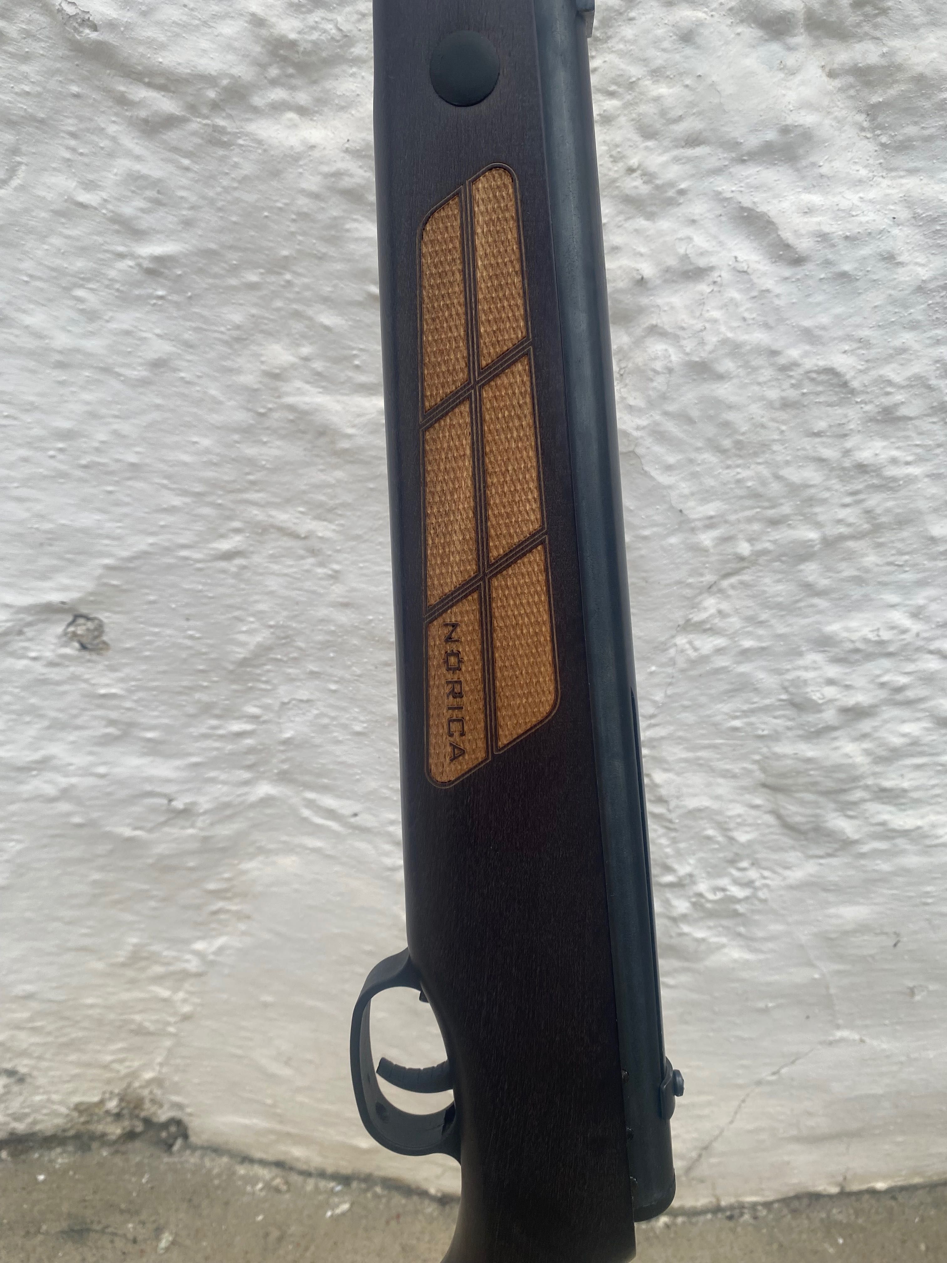 Espingarda de pressão Norica 5.5 com mira