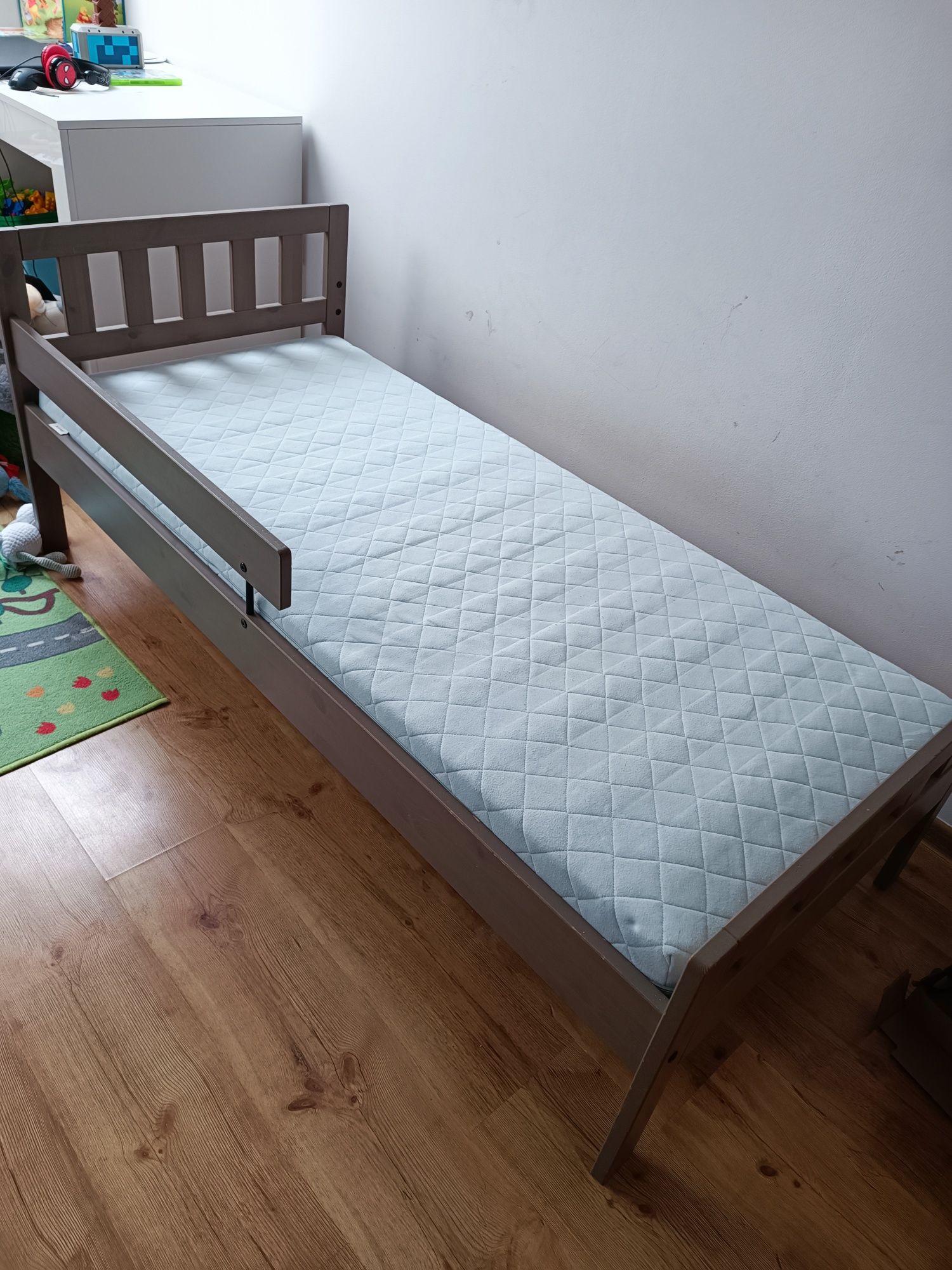 Łóżka Ikea dziecięce z materacem 70x160