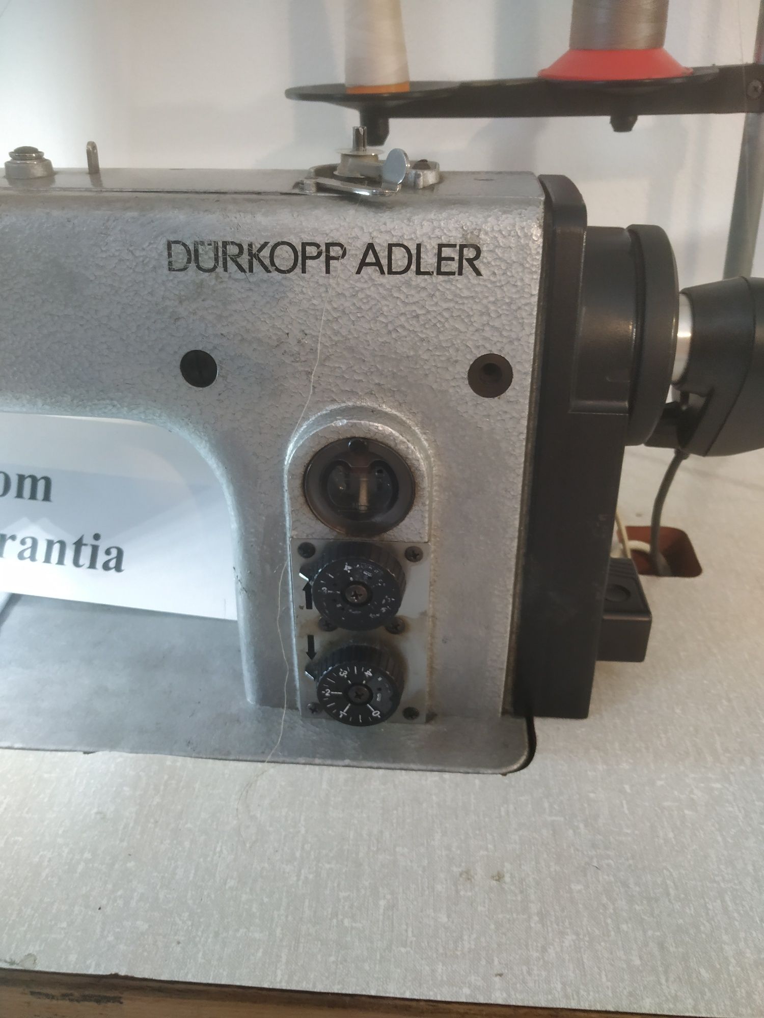 Máquina de costura durkopp Adler muito bom estado.