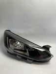 FORD FOCUS MK4 Prawa lampa przednia ciemna  LED
