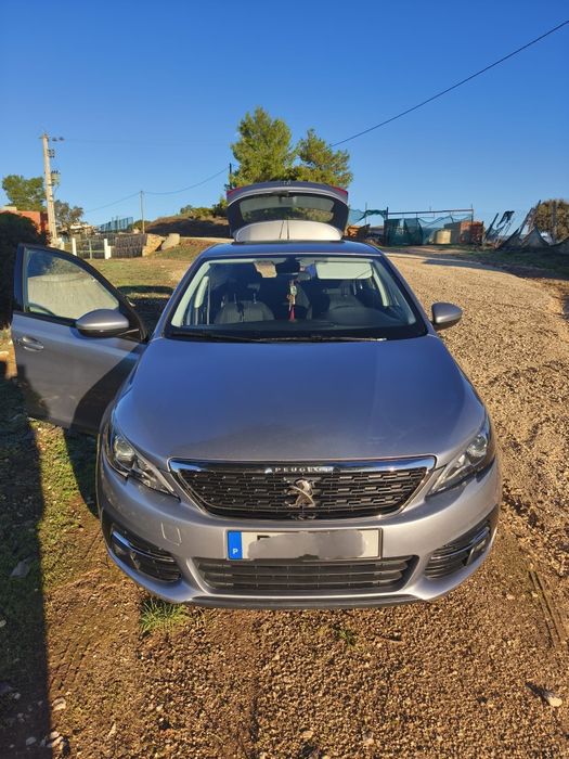 Vendo Peugeot 308, ano 2018, motor 1.5 com 130 cv, económico