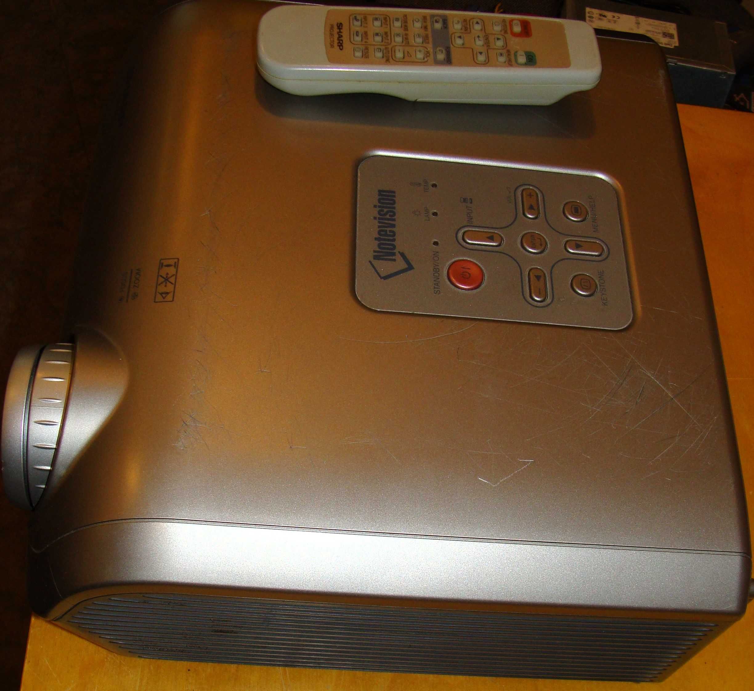 Projektor SHARP Notevision XR-10X + pilot + kabel VGA 15m