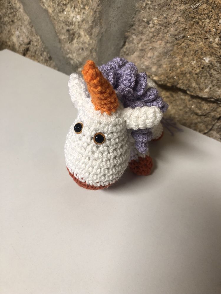 Unicornio de croché. Feito à mão.