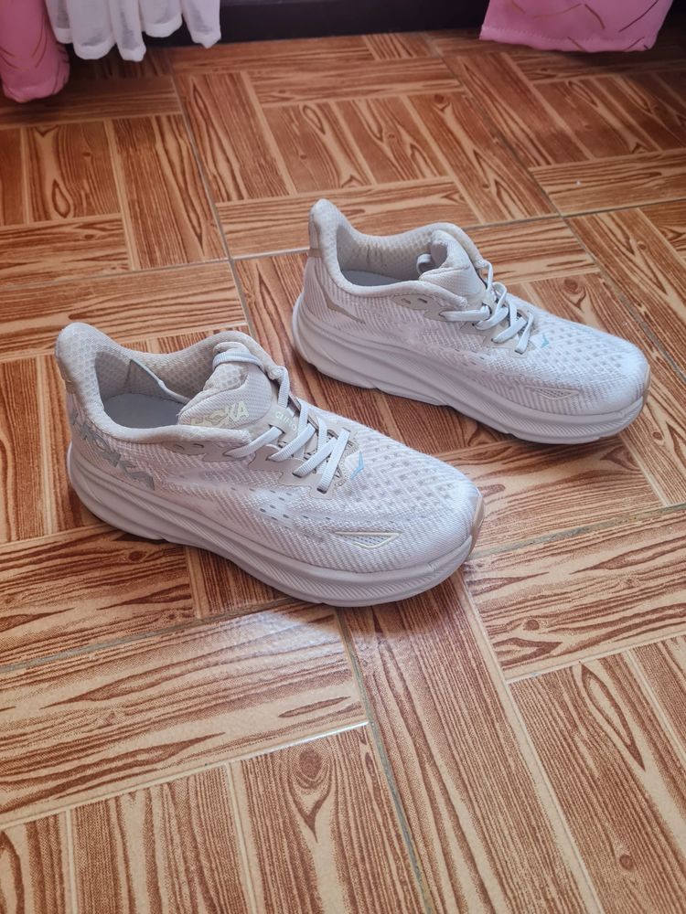 Hoka Clifton 9 beje 38
