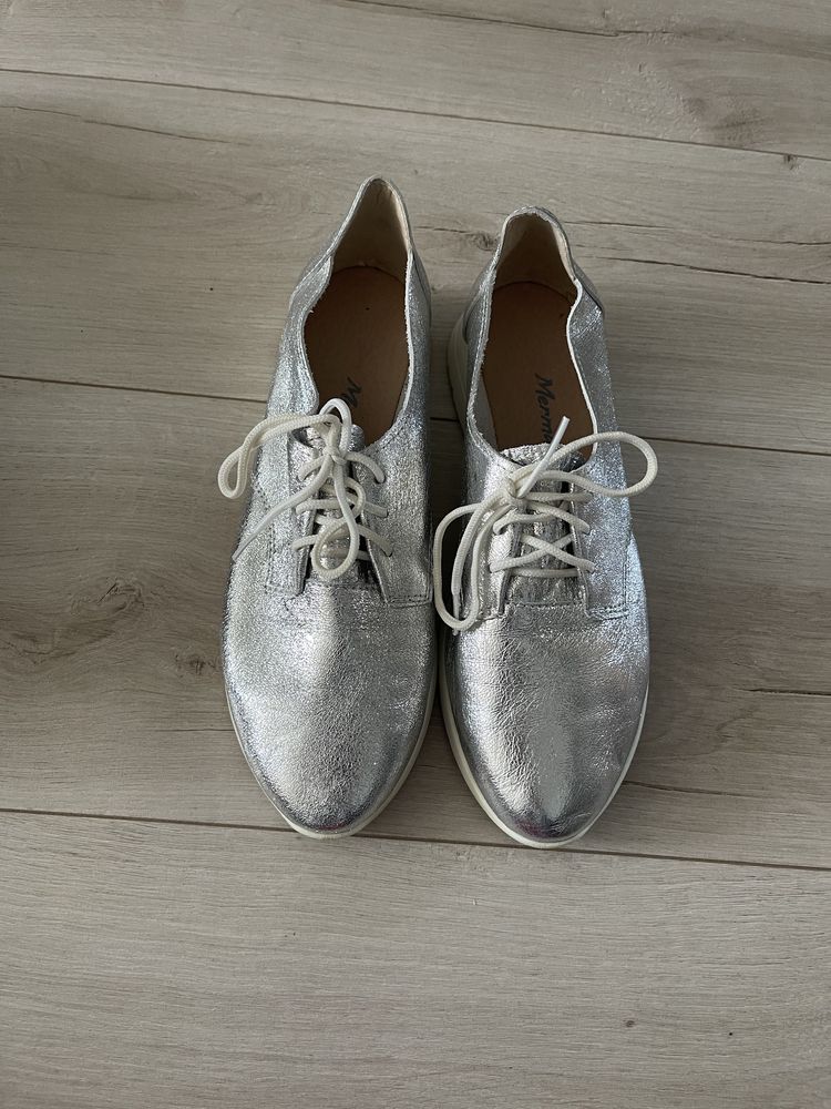 Туфлі сріблясті