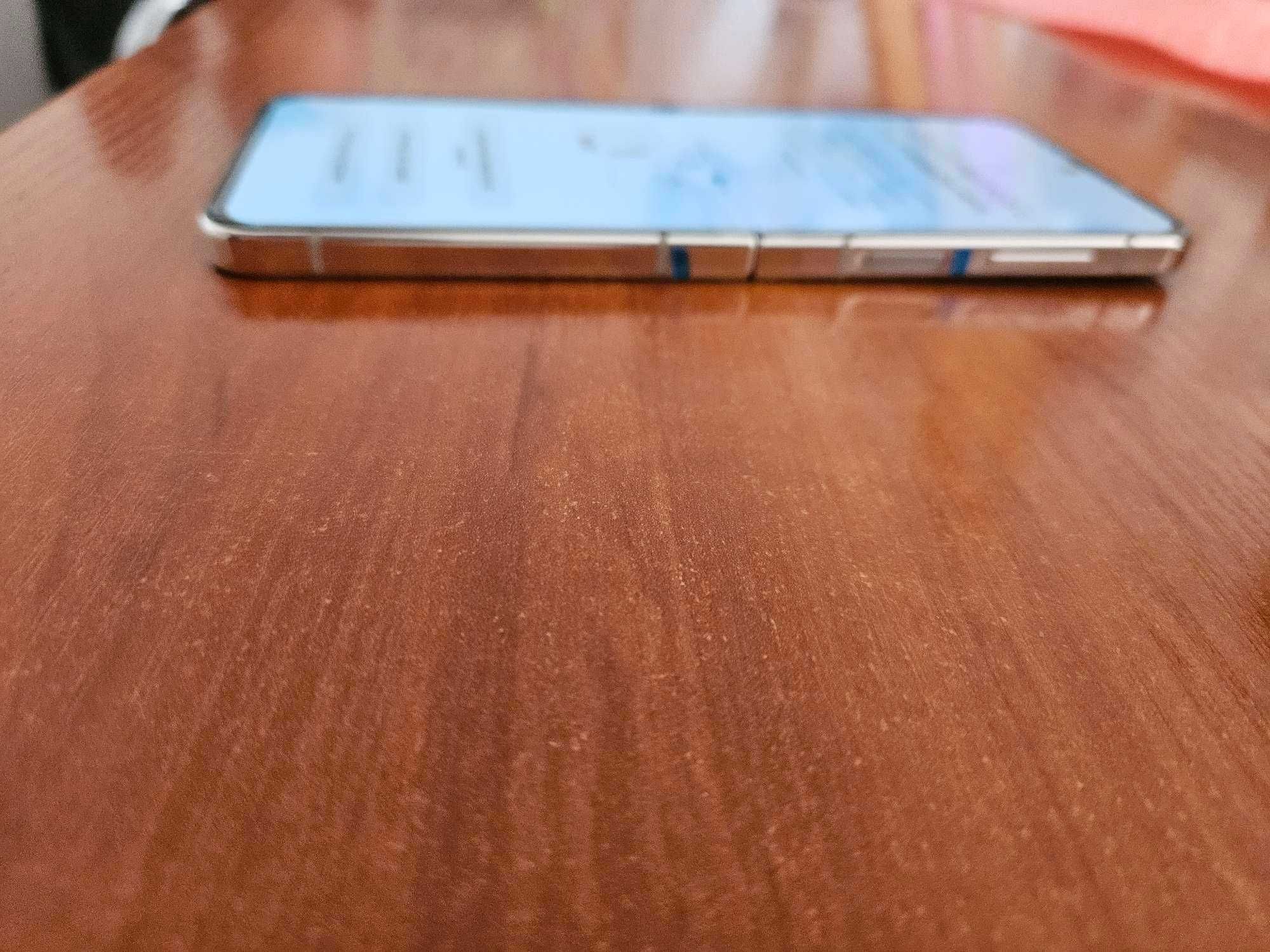Sprzedam telefon Samsung Galaxy Z Flip 5 8/512GB