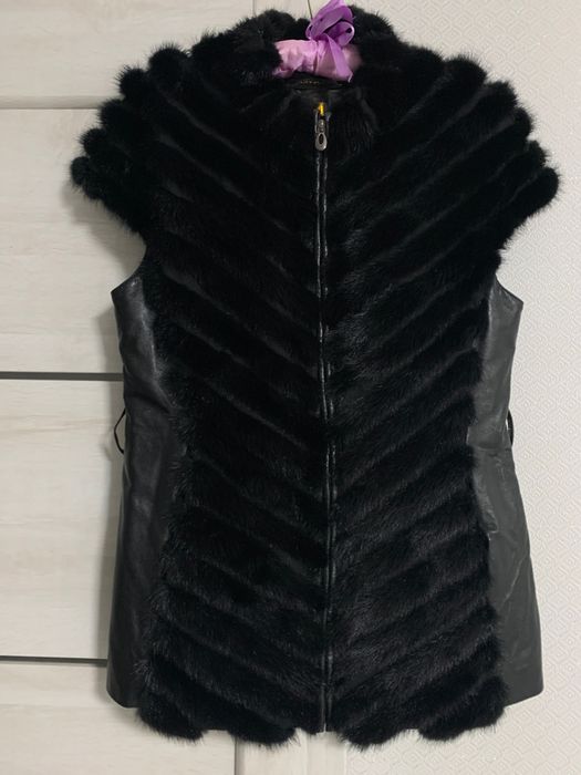Продам жилет з норки.