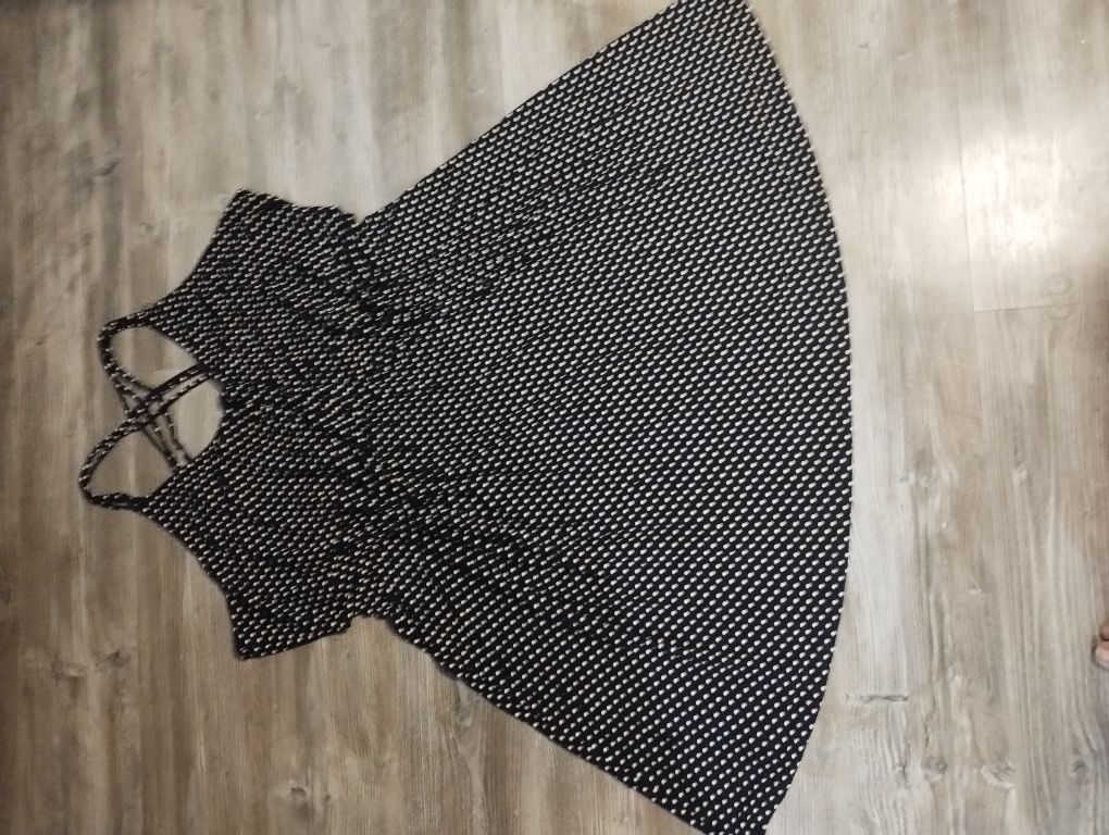 Elastyczna sukienka w grochy, czarna w białe kropki, r. Oversize, 9XL