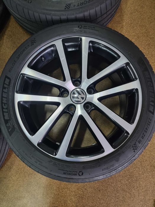 Диски оригінал Volkswagen 5×112 R18 J7.5 ET 51 з гумою