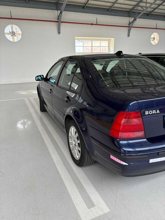 Volkswagen Bora - Excelente Estado de Conservação - Ano 2000