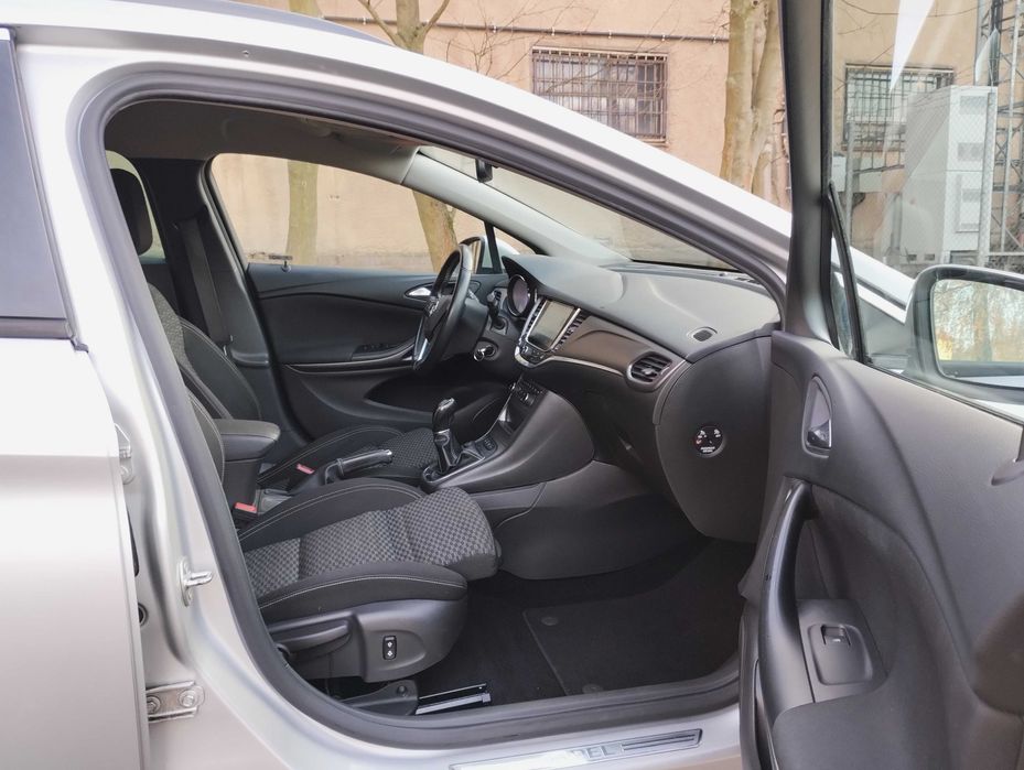 Astra K 1,4 turbo bogate wyposażenie autoryzowany serwis do końca