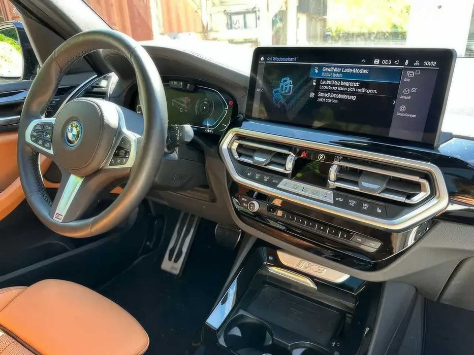 BMW iX3      2023